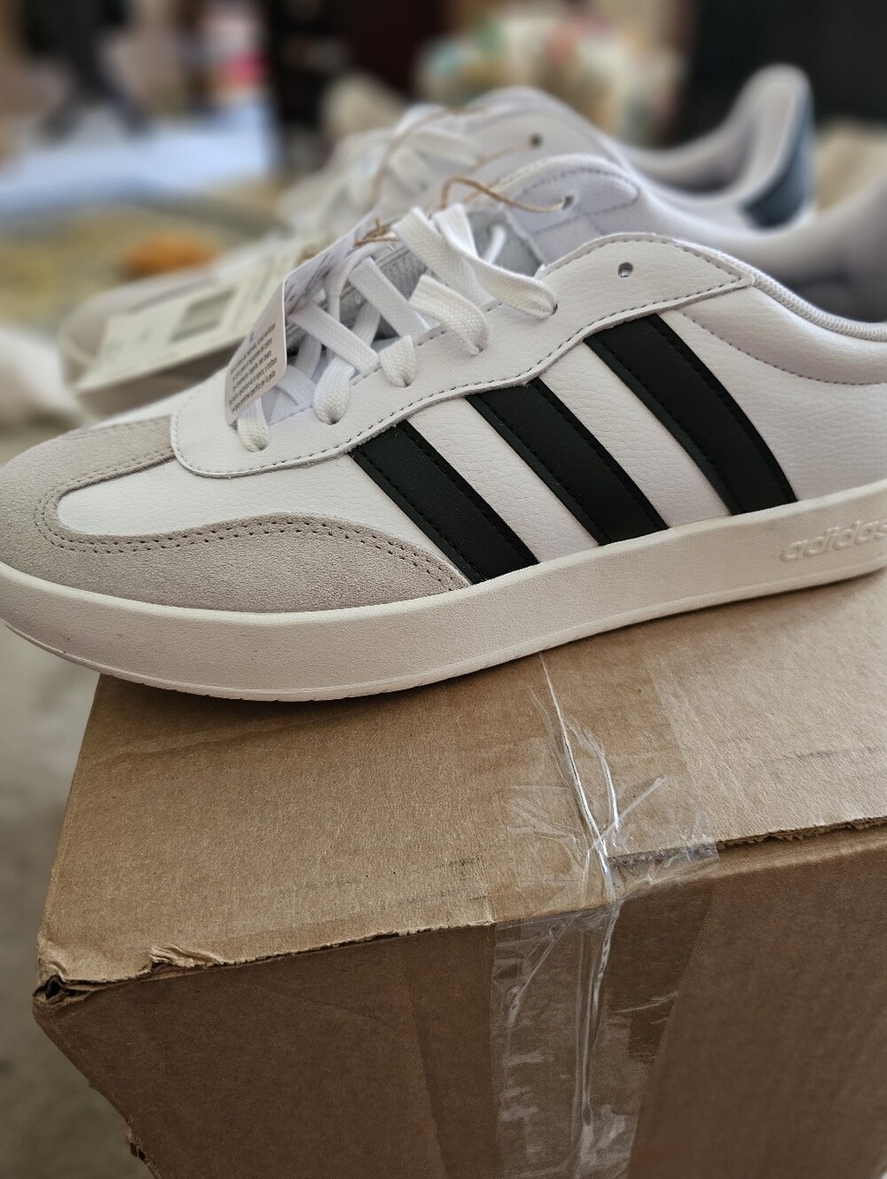 adidas Women's Barreda Leather and Suede Low Top Sneakers  Size 11 New - Picture 5 of 9